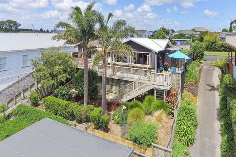 Photo of property in 28 Crispe Road, Clarks Beach, 2122