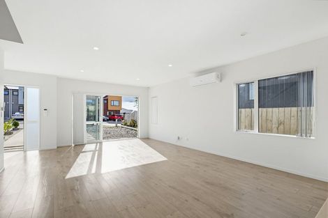 Photo of property in 5b Poruru Close, Papakura, 2110