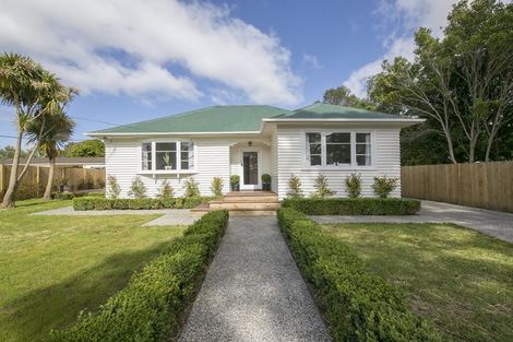 Photo of property in 49 Cambridge Road, Riverhead, 0820