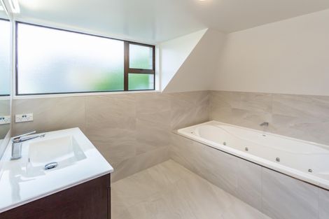 Photo of property in 33 O'connor Place, Burnside, Christchurch, 8053