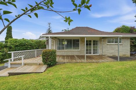 Photo of property in 1/27 Parkhill Road, Mellons Bay, Auckland, 2014