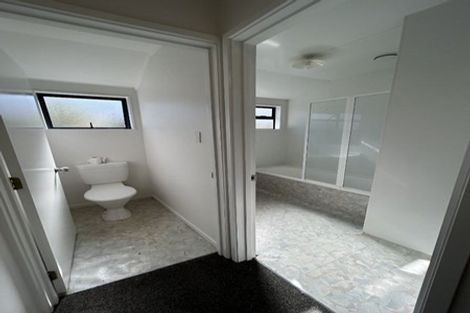 Photo of property in 50a Edmonton Road, Henderson, Auckland, 0612