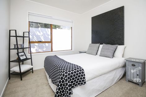 Photo of property in 174 Atkinson Road, Titirangi, Auckland, 0604