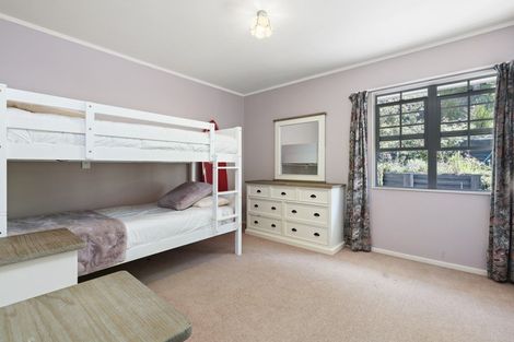 Photo of property in 31 Matauwhi Road, Russell, 0202