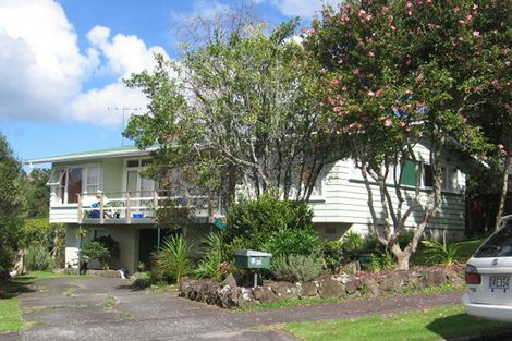 Photo of property in 21 Roland Hill, Glen Eden, Auckland, 0602