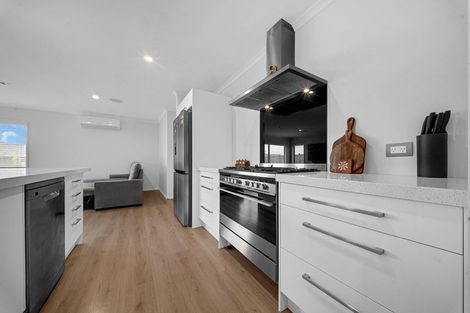 Photo of property in 11 Millbrae Place, Pokeno, 2402