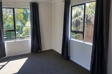 Photo of property in 60 Hillcrest Drive, Kelvin Grove, Palmerston North, 4414