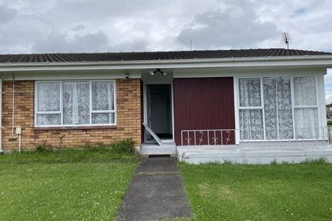 Photo of property in 2/4 Norman Spencer Drive, Papatoetoe, Auckland, 2104