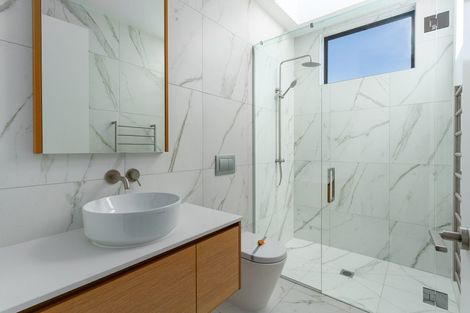 Photo of property in 14 Macbeth Court, Milford, Auckland, 0620