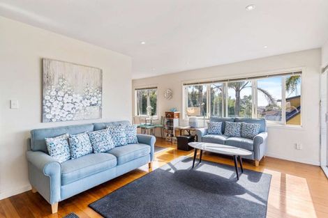 Photo of property in 1/349 Glenfield Road, Glenfield, Auckland, 0629