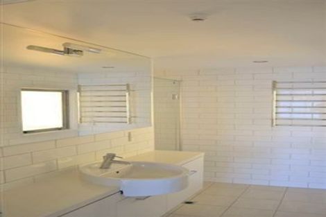 Photo of property in The Capital, 370 Oriental Parade, Oriental Bay, Wellington, 6011