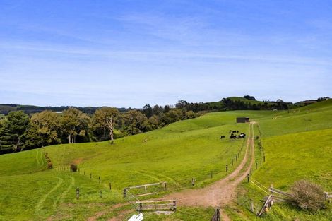 Photo of property in 19 Roddy Road, Everett Park, New Plymouth, 4373
