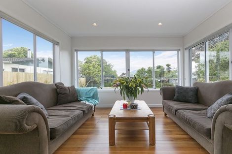 Photo of property in 49 Cambridge Road, Riverhead, 0820