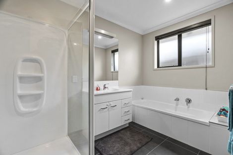 Photo of property in 198 Waikite Road, Welcome Bay, Tauranga, 3175