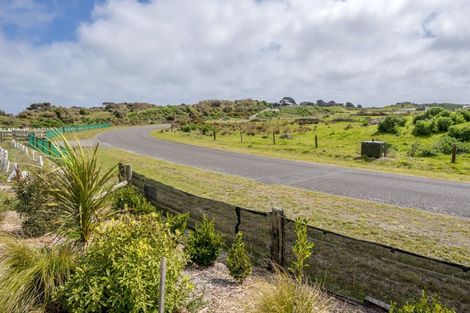 Photo of property in 89 Strathnaver Drive, Waikawa Beach, Manakau, 5573
