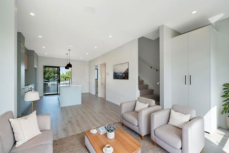 Photo of property in 1/107 Hobsonville Road, West Harbour, Auckland, 0618
