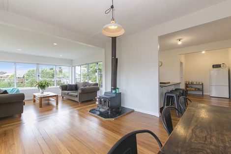 Photo of property in 49 Cambridge Road, Riverhead, 0820