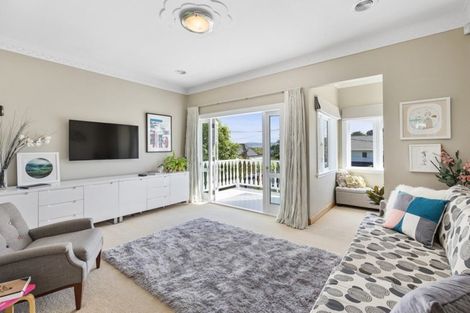 Photo of property in 21 Cavendish Square, Strathmore Park, Wellington, 6022