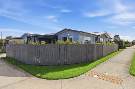 Photo of property in 2 Kutukutu Street, Takanini, 2112