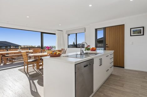 Photo of property in 82 Bert Wall Drive, Omokoroa, 3114