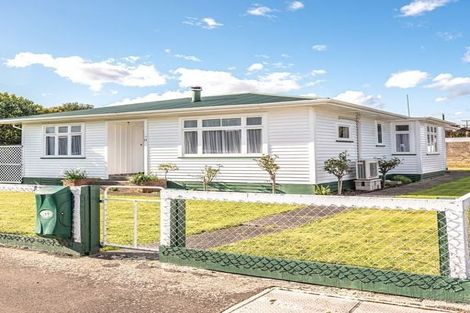 Photo of property in 11 Station Road, Marton, 4710