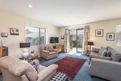 Photo of property in 19 Hamlet Lane, Heathcote Valley, Christchurch, 8022