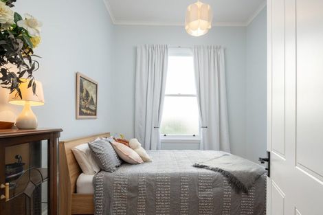 Photo of property in 5 Taranaki Street, Picton, 7220