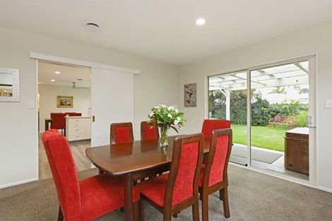 Photo of property in 8 Brompton Drive, Taradale, Napier, 4112