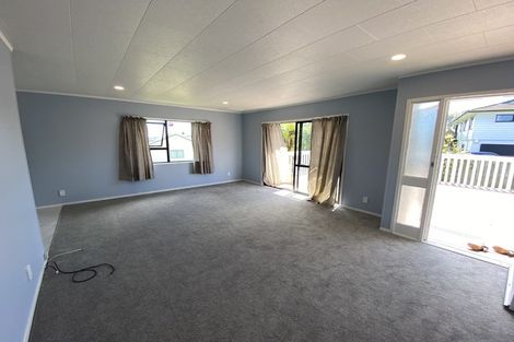 Photo of property in 1/16 Cabello Place, Unsworth Heights, Auckland, 0632