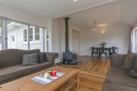 Photo of property in 49 Cambridge Road, Riverhead, 0820