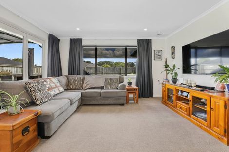 Photo of property in 43 Huka Heights Drive, Rangatira Park, Taupo, 3330