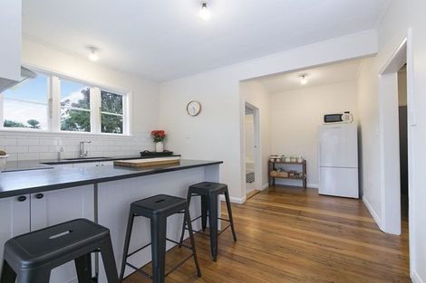 Photo of property in 49 Cambridge Road, Riverhead, 0820