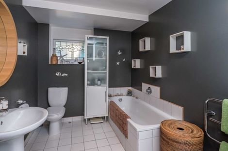 Photo of property in 11 Highbury Crescent, Highbury, Wellington, 6012