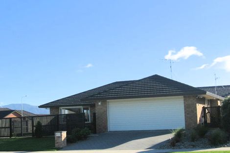 Photo of property in 38 Realm Drive, Paraparaumu, 5032