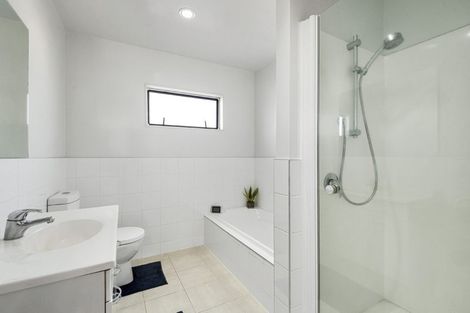 Photo of property in 24/22 Northcross Drive, Oteha, Auckland, 0632