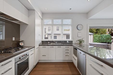 Photo of property in 1/53 Aorangi Road, Bryndwr, Christchurch, 8053