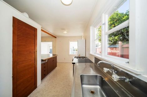 Photo of property in 29 Wrantage Street, Westown, New Plymouth, 4310