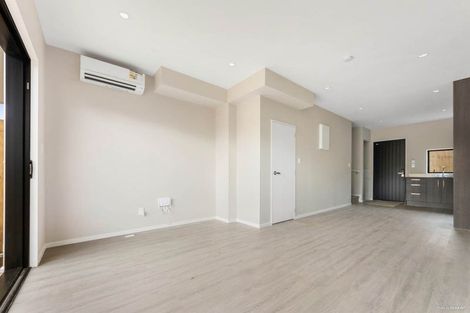 Photo of property in 6/53 Archibald Road, Kelston, Auckland, 0602