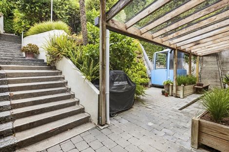 Photo of property in 38 The Crescent, Roseneath, Wellington, 6011