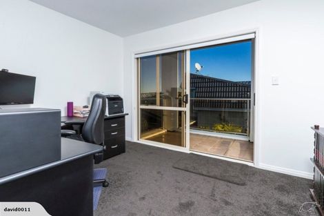 Photo of property in 2/25 Churchill Road, Murrays Bay, Auckland, 0630