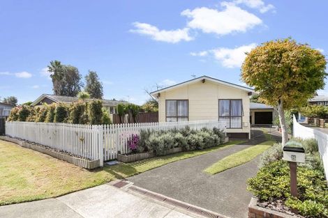 Photo of property in 8 Le Havre Place, Takanini, 2112