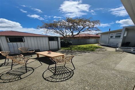 Photo of property in 3 Huia Place, Levin, 5510