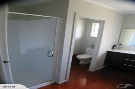 Photo of property in 19 Woodstock Road, Forrest Hill, Auckland, 0620