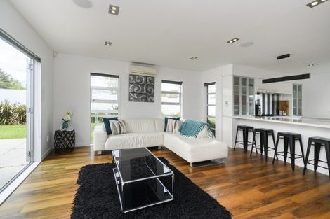 Photo of property in 2 Chestnut Close, Kelvin Grove, Palmerston North, 4414