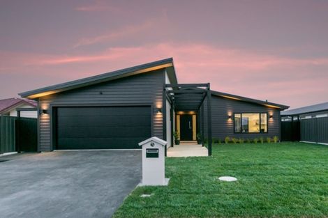 Photo of property in 11 Hurunui Drive, Te Awa, Napier, 4110
