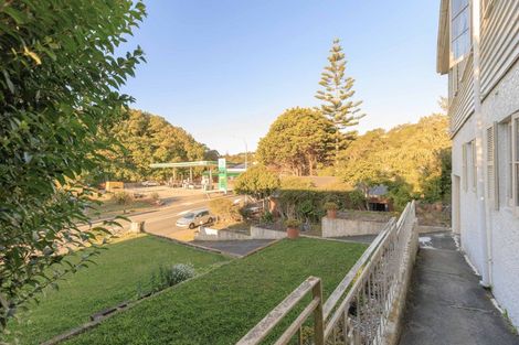 Photo of property in 92 Newlands Road, Newlands, Wellington, 6037