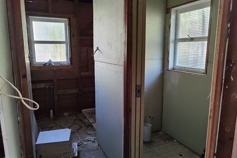 Photo of property in 59a Peach Road, Glenfield, Auckland, 0629