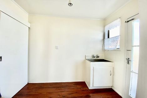 Photo of property in 41 Sharland Avenue, Manurewa, Auckland, 2102