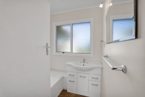 Photo of property in 90 Mangorei Road, Strandon, New Plymouth, 4312