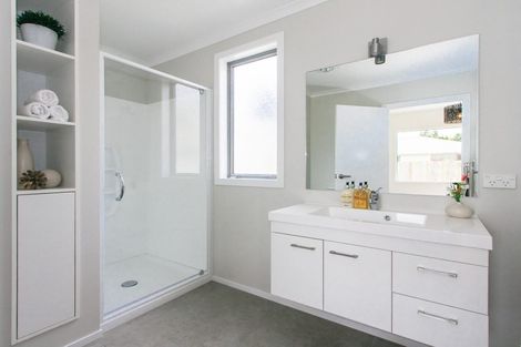 Photo of property in 12 Stewart Crescent, Hokowhitu, Palmerston North, 4410